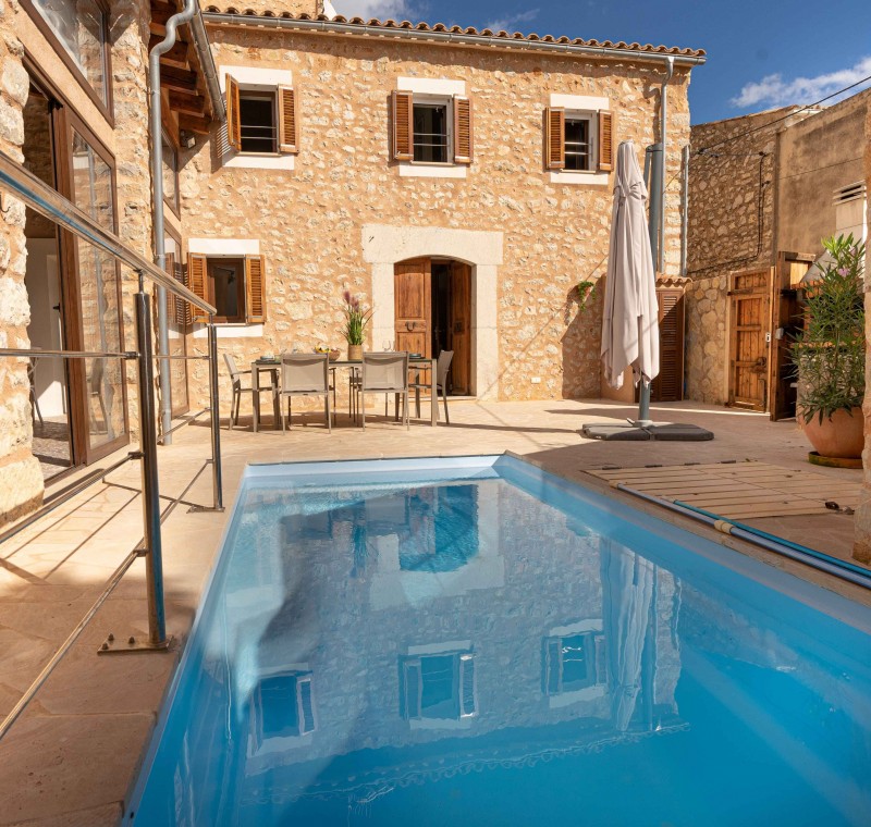 CASA SA TEULERA EN BINIAMAR